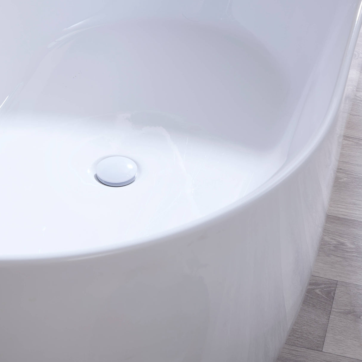 Bathmegastore Hattie Acrylic Freestanding Bath L1500 x W780mm Polished White BMHATTIE-BATH-WHITE-1500-WASTE-WHITE LS5