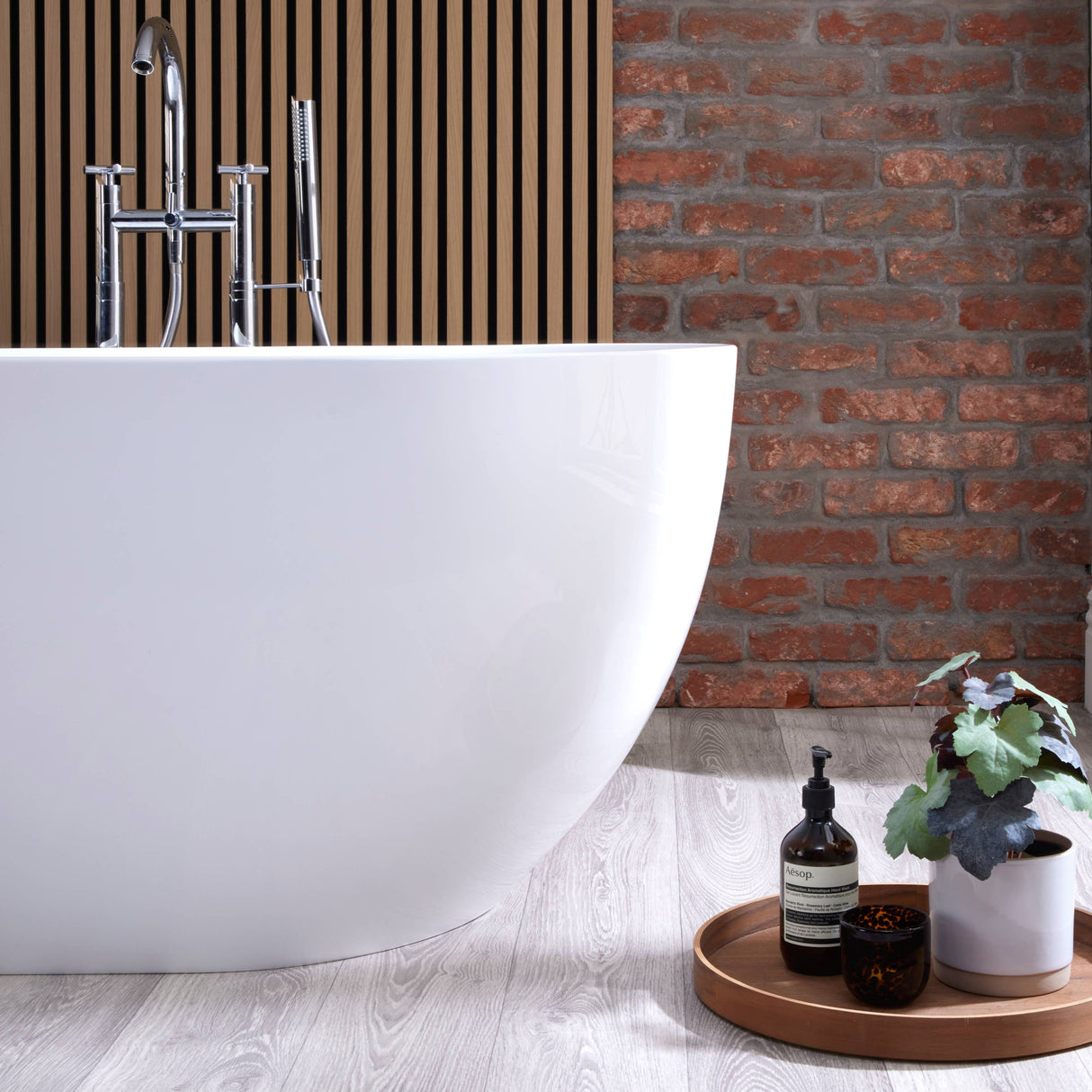 Bathmegastore Hattie Acrylic Freestanding Bath L1500 x W780mm Polished White BMHATTIE-BATH-WHITE-1500-WASTE-WHITE LS4