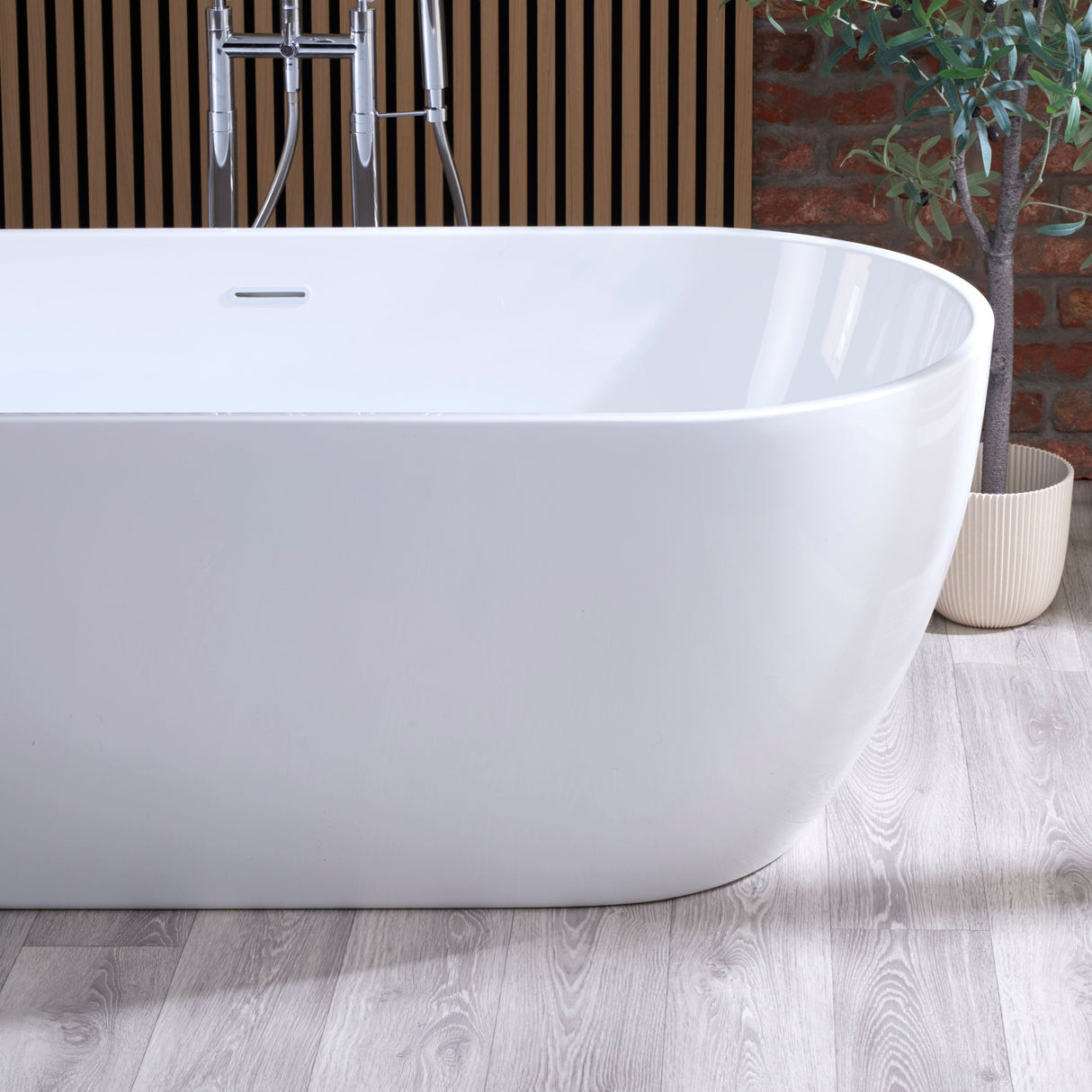 Bathmegastore Elizabeth Acrylic Freestanding Bath L1700 x W750mm Polished White BMELIZABETH-BATH-WHITE-1700-WASTE-WHITE LS9
