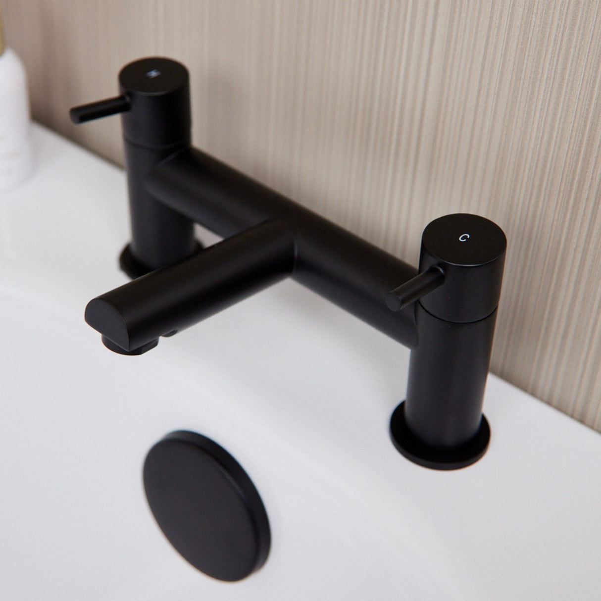 Ellsi Juke Bath Filler Tap MATT BLACK JUK-03-MB LS2