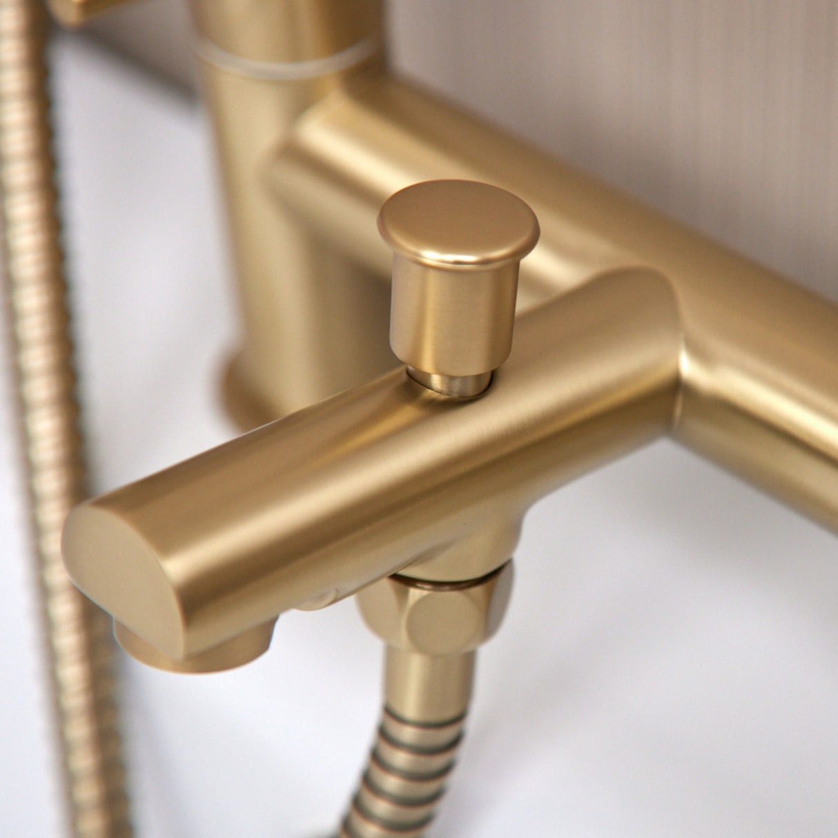 Ellsi Juke Bath Shower Mixer Tap & Shower Kit BRUSHED BRASS JUK-02-BB LS4