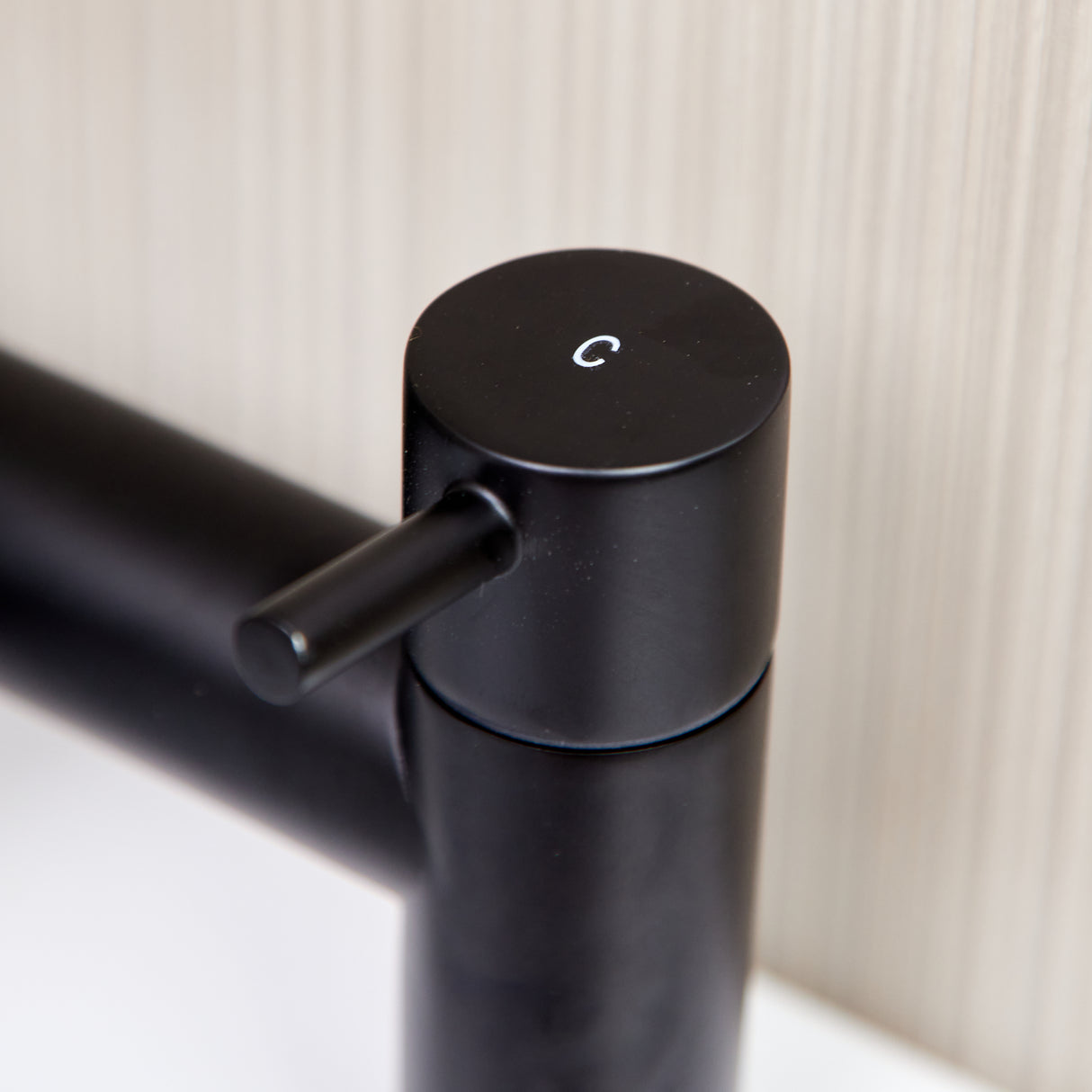 Ellsi Juke Bath Shower Mixer Tap & Shower Kit MATT BLACK JUK-02-MB LS4