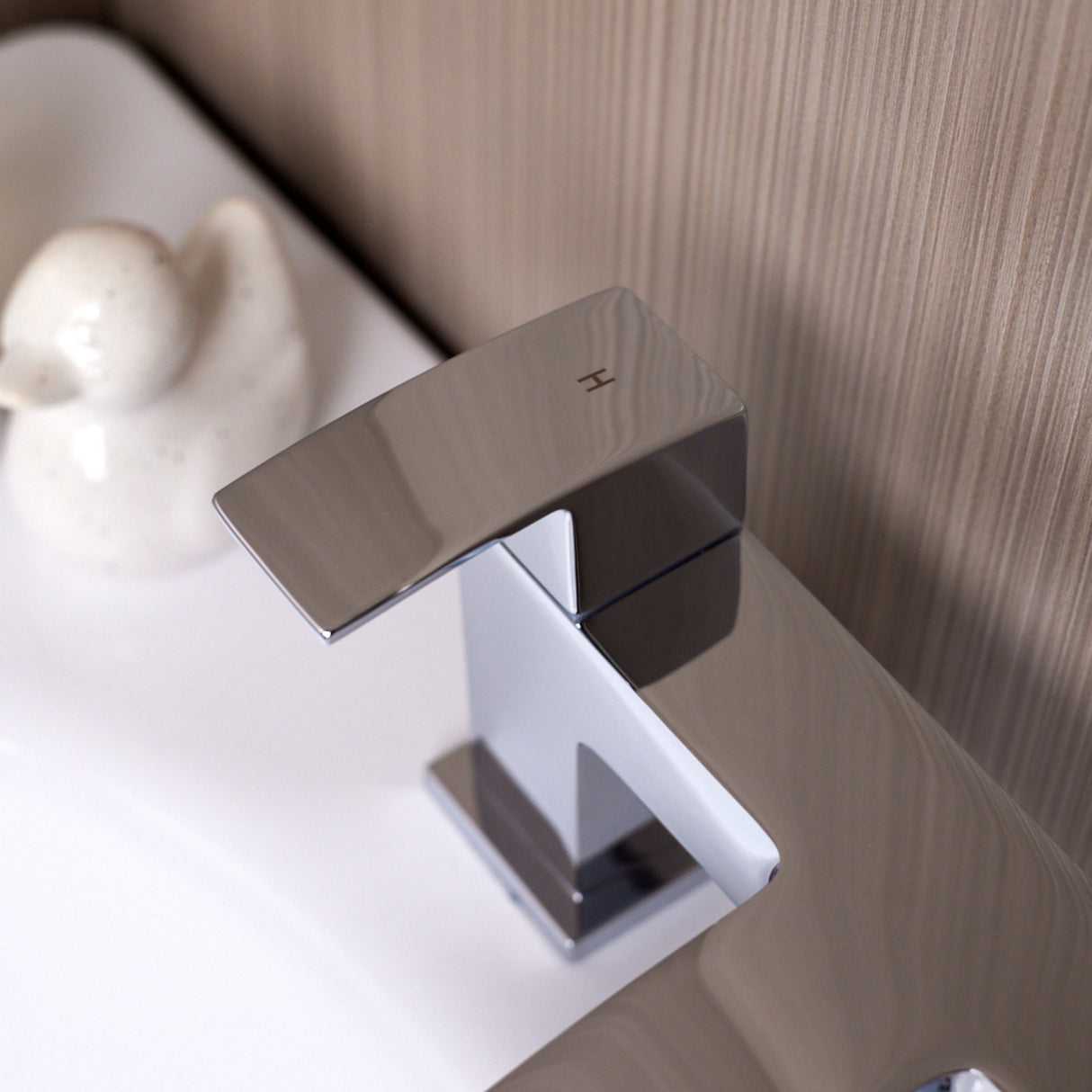 Ellsi Kinlin Waterfall Bath Filler Tap CHROME KIN-03-CH LS3