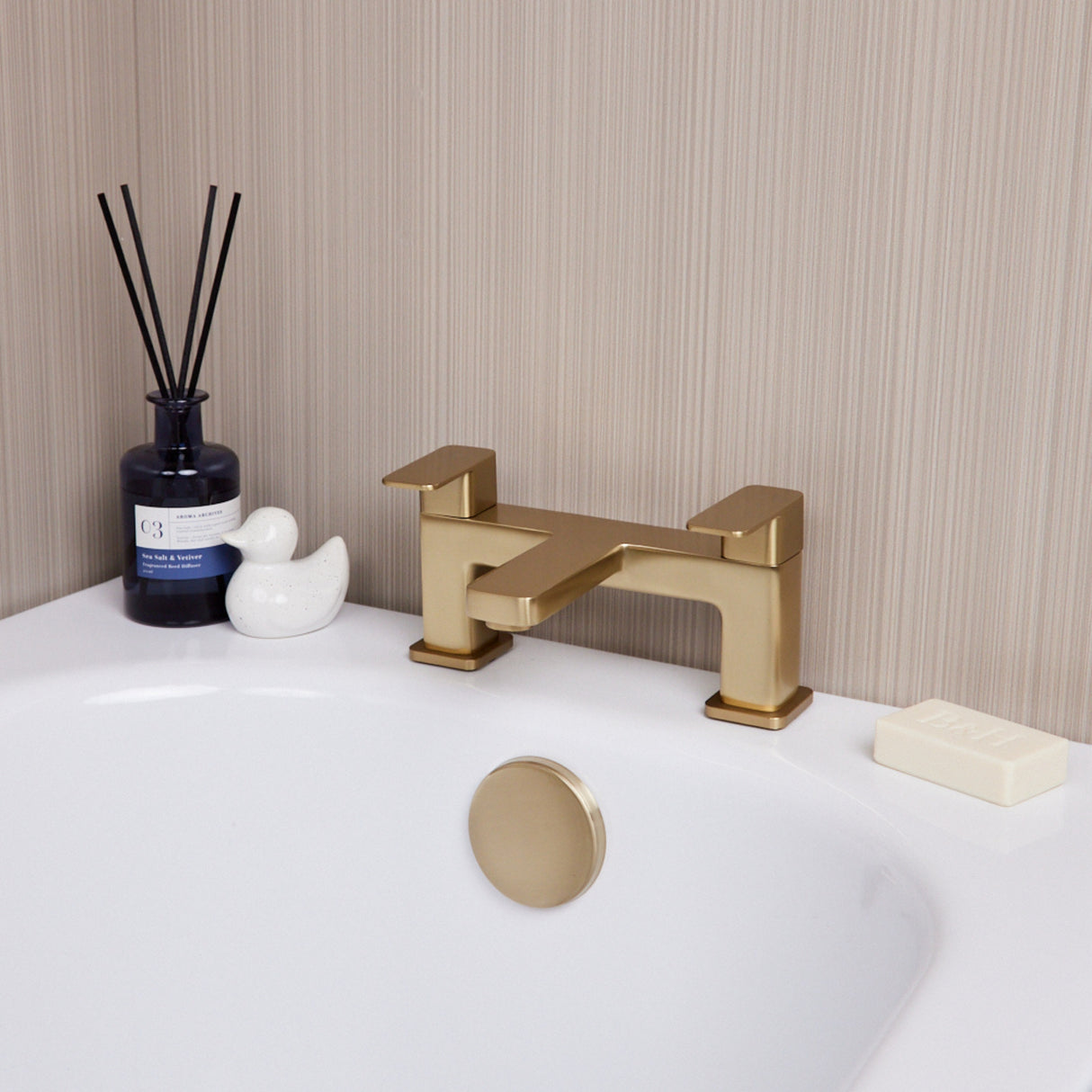 Ellsi Lanza Bath Filler Tap BRUSHED BRASS LAN-03-BB LS2