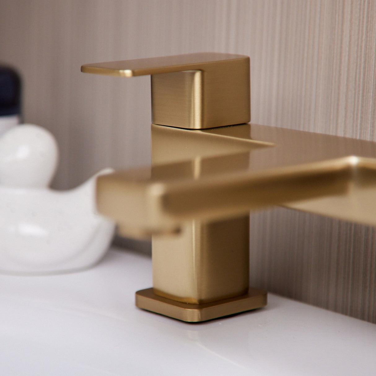 Ellsi Lanza Bath Filler Tap BRUSHED BRASS LAN-03-BB LS4