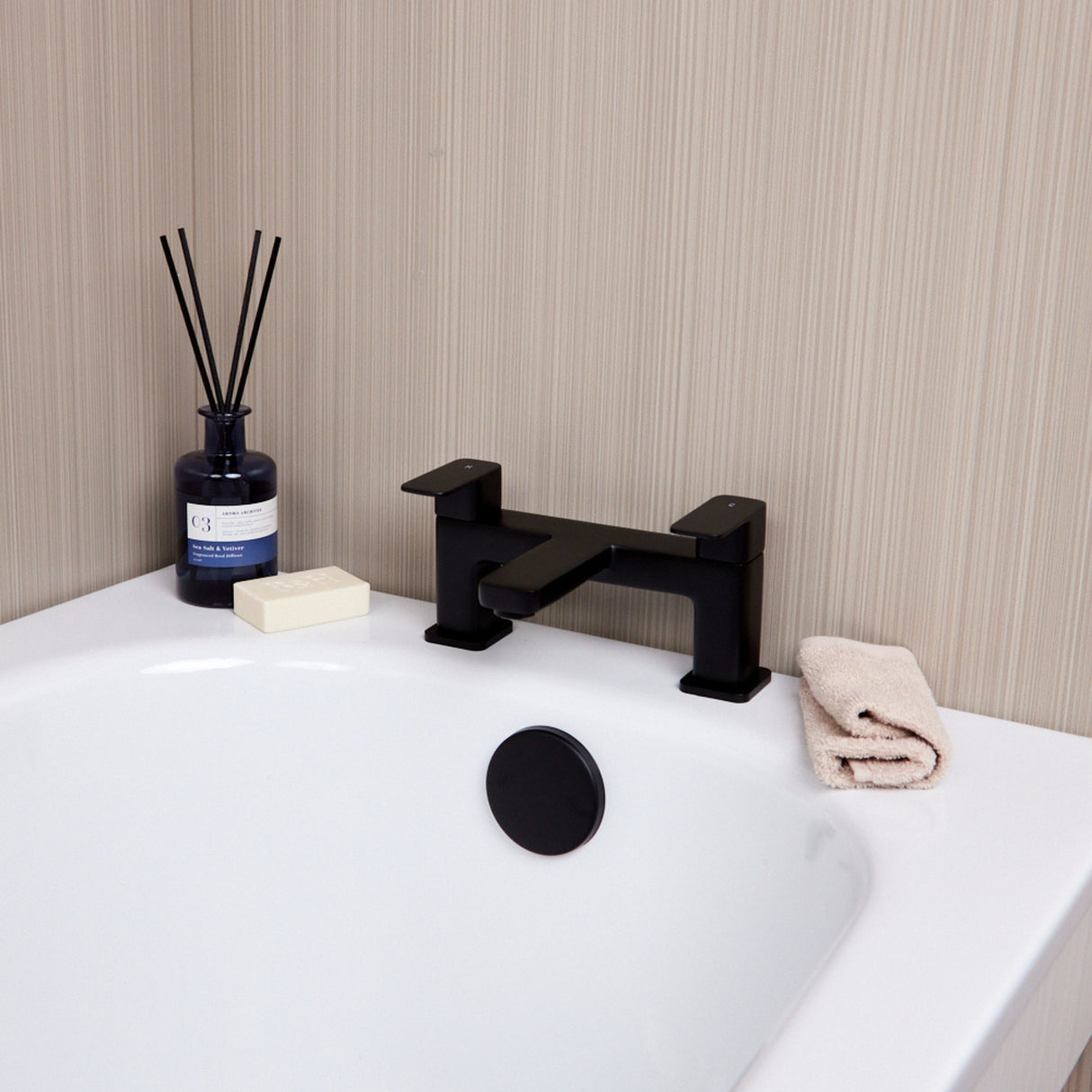 Ellsi Lanza Bath Filler Tap MATT BLACK LAN-03-MB LS2