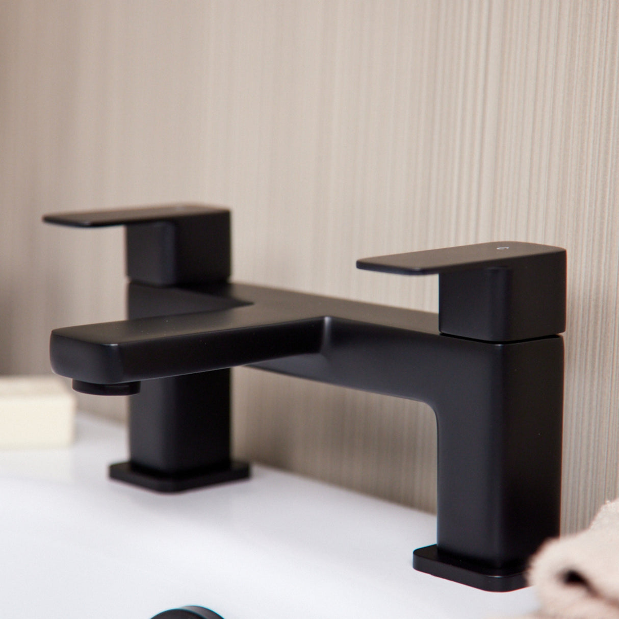 Ellsi Lanza Bath Filler Tap MATT BLACK LAN-03-MB LS3