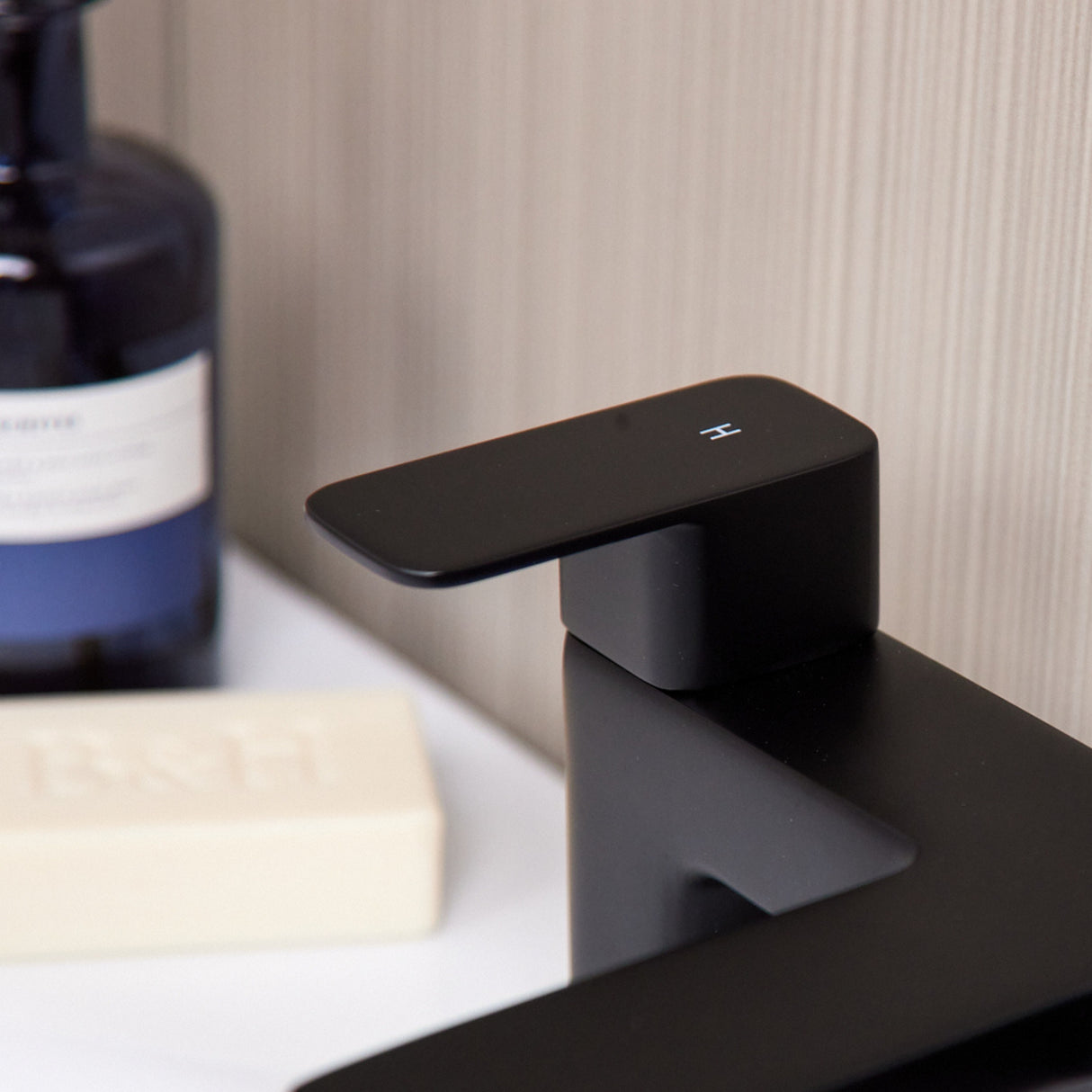 Ellsi Lanza Bath Filler Tap MATT BLACK LAN-03-MB LS5