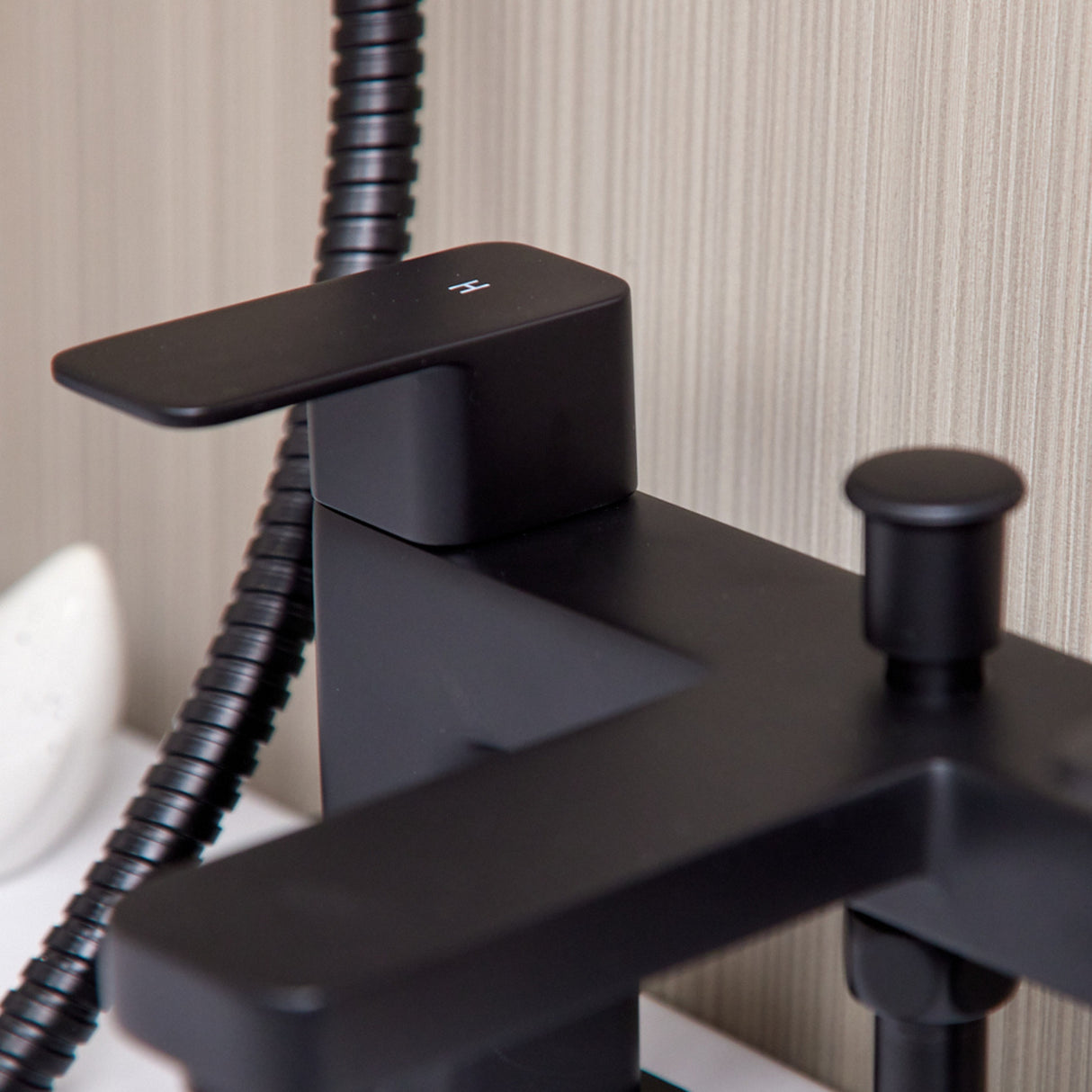 Ellsi Lanza Bath Shower Mixer Tap & Shower Kit MATT BLACK LAN-02-MB LS3