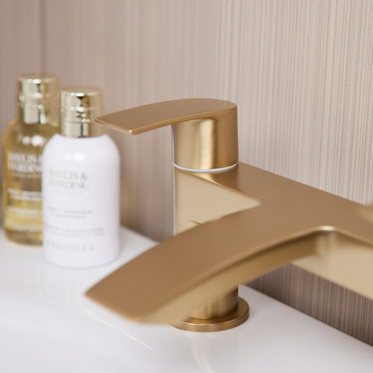 Ellsi Spear Waterfall Bath Filler Tap BRUSHED BRASS SPE-03-BB LS3