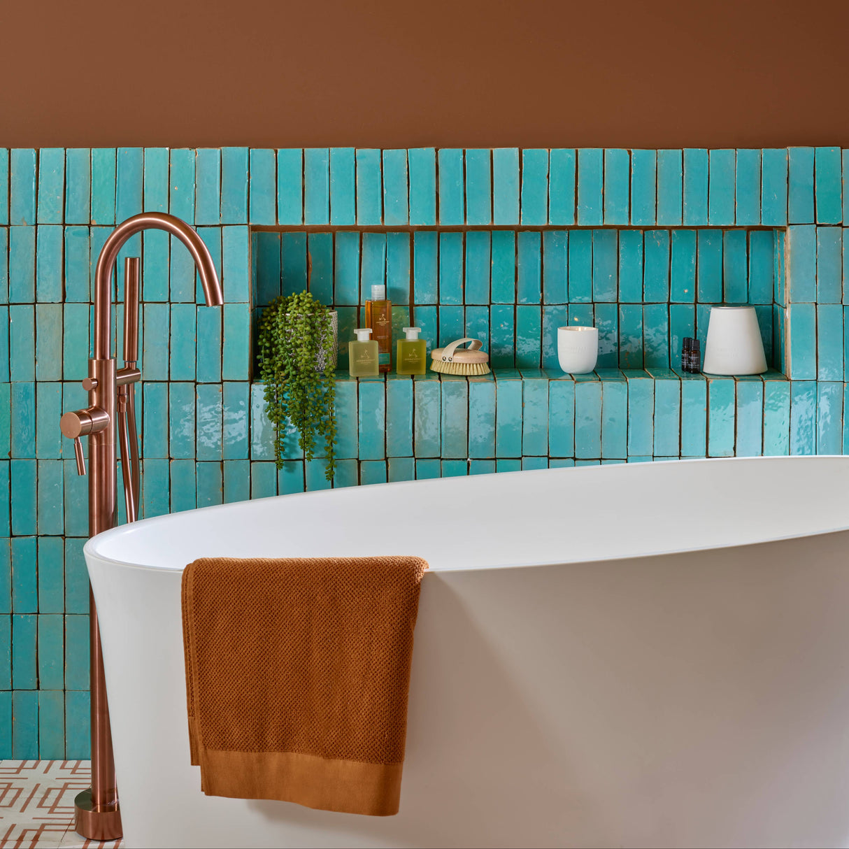 BC Designs Delicata Cian Solid Surface Freestanding Slipper Bath L1520 x W715mm Polished White BAB020 LS5