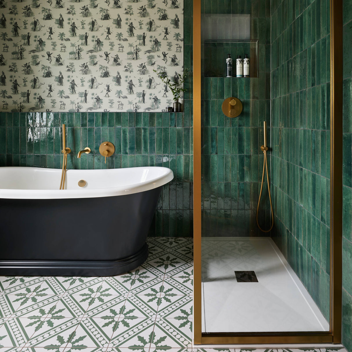 BC Designs The Boat Bath Acrylic Polished White BAS070 LS2