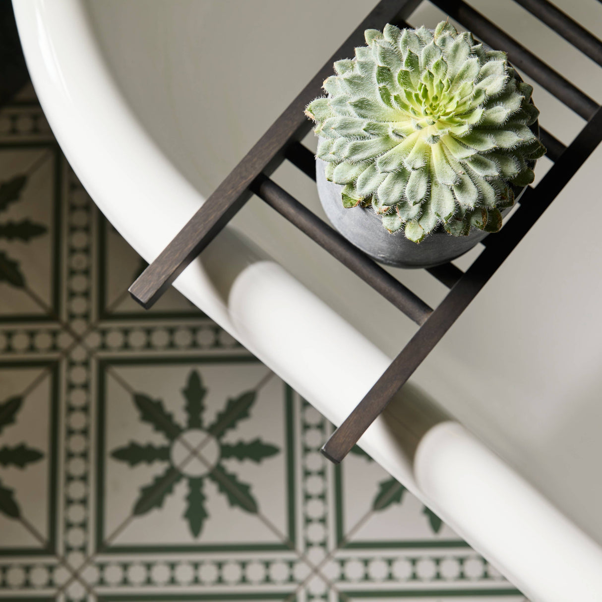 BC Designs The Boat Bath Acrylic Polished White BAS070 LS17