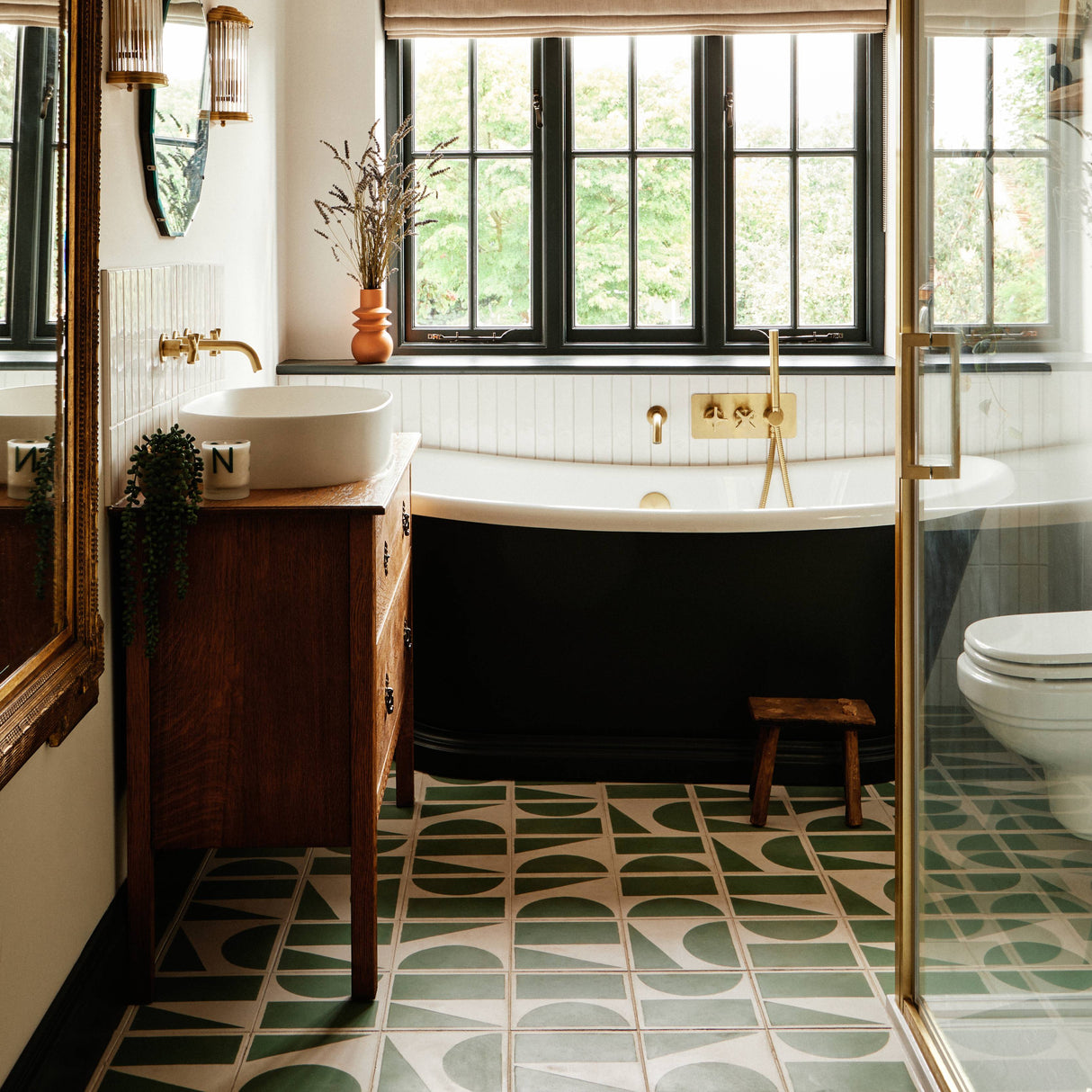 BC Designs The Boat Bath Acrylic Polished White BAS070 LS3