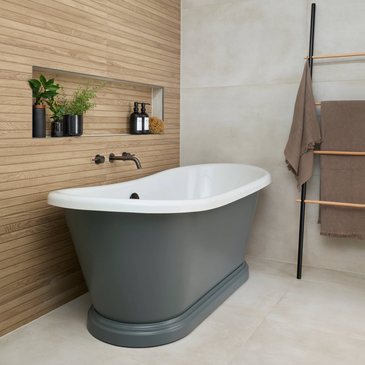 BC Designs The Boat Bath Acrylic Polished White BAS070 LS11