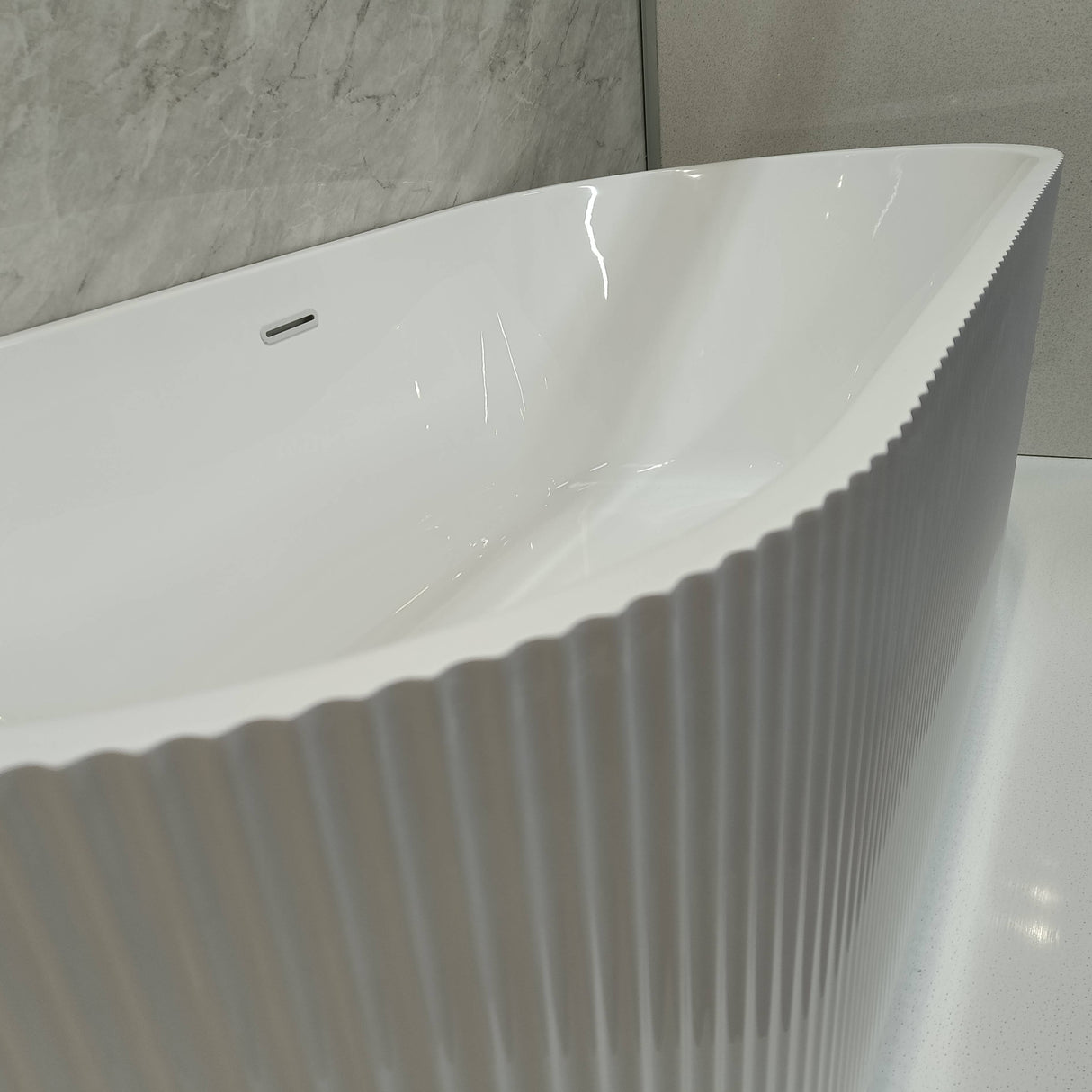 Bathmegastore Ginger Acrylic Rippled Freestanding Bath L1700 x W800mm Polished White BMGINGER-BATH-WHITE-1700-WASTE-WHITE LS1