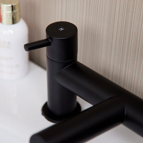 Ellsi Juke Bath Filler Tap MATT BLACK JUK-03-MB LS3