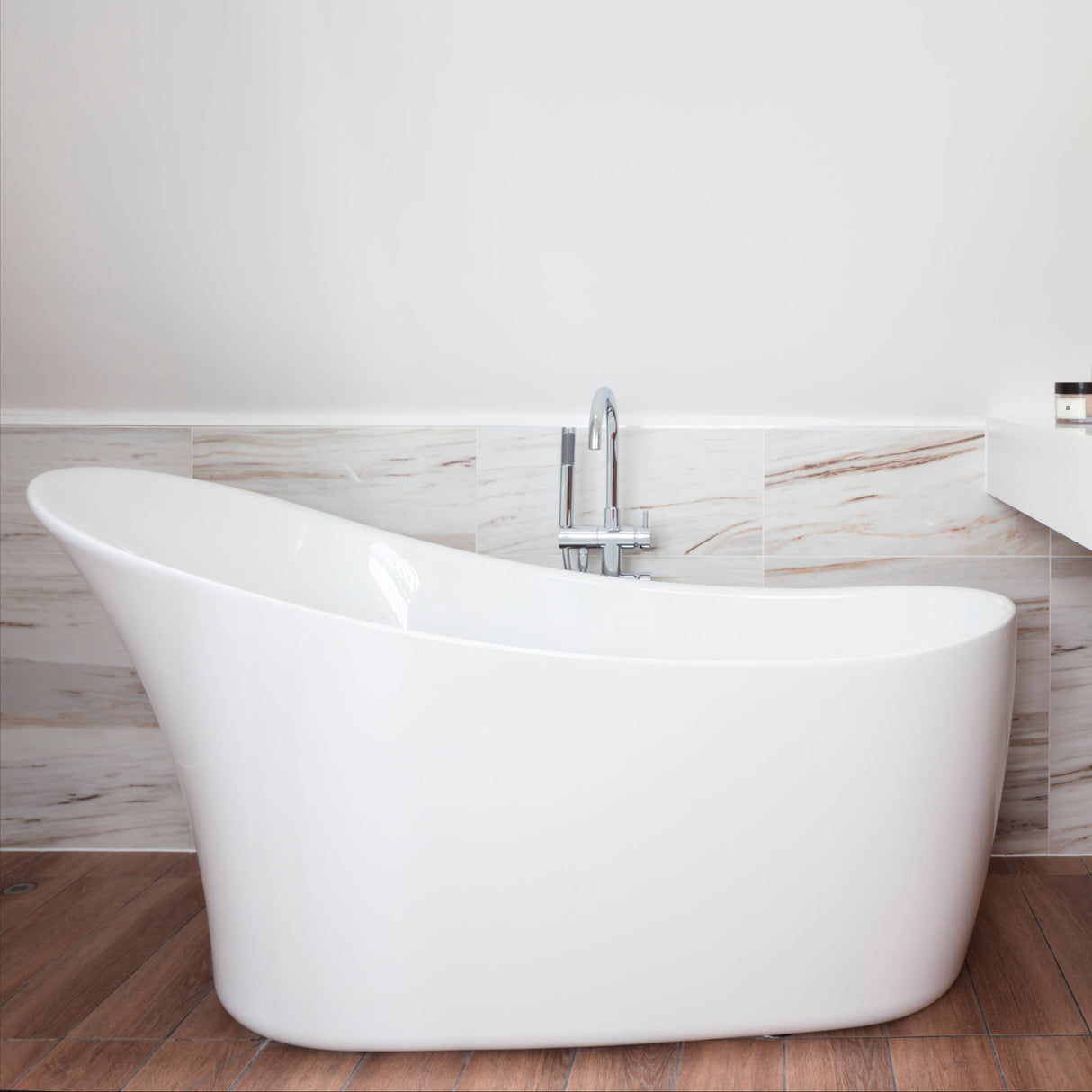 BC Designs Slipp Acrymite Acrylic Freestanding Slipper Bath L1590 x W675mm White BAS035 LS3