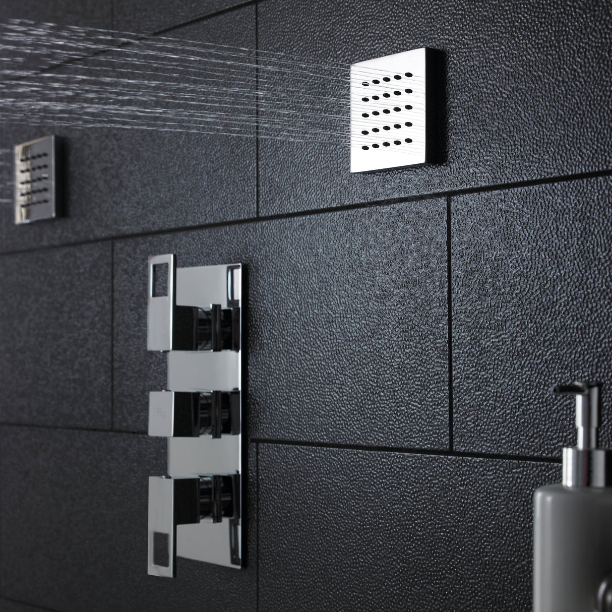 Hudson Reed Square Tile Body Jet 92x92mm Chrome BDJ002 LS