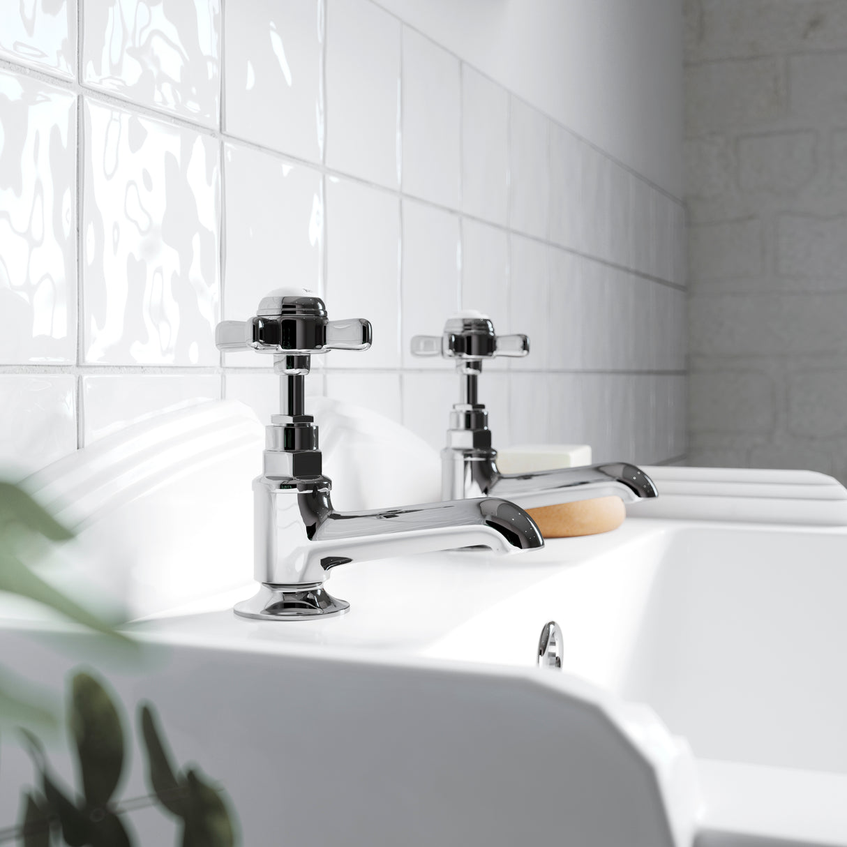Nuie Beaumont Basin Pillar Taps Chrome I321XE LS