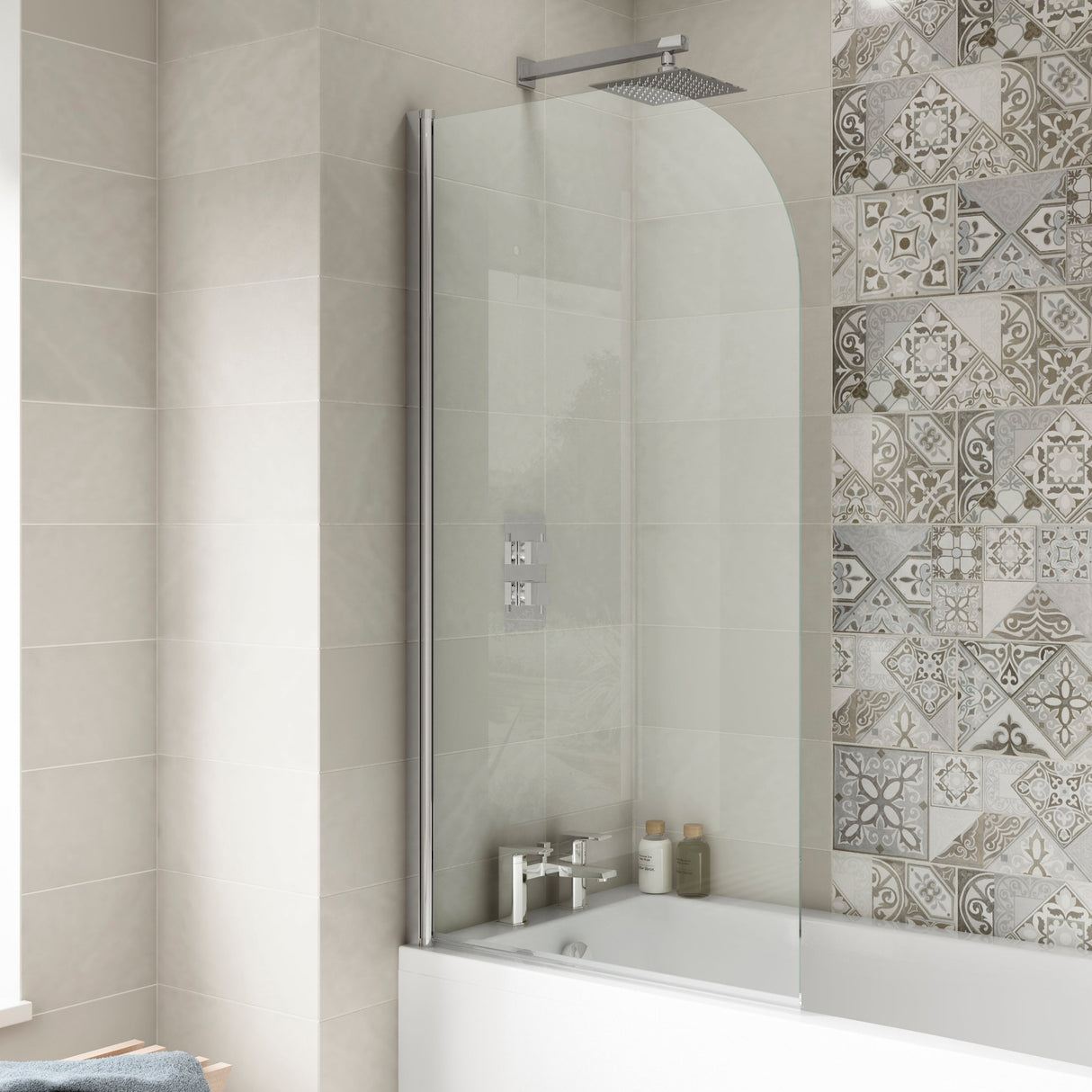 Nuie Round Hinged Bath Screen 6mm Glass (H1430 x W775-790mm) Chrome NSS1 LS1
