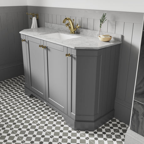 traditional_bathroom_furniture_collection_image